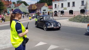 Policjanci zabezpieczali zlot VW Garbusa