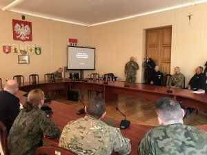 POLICJANCI PROWADZILI SZKOLENIE Z ZAGROŻEŃ TERRORYSTYCZNYCH