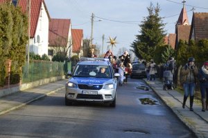 Policjanci zabezpieczali orszak Trzech Króli