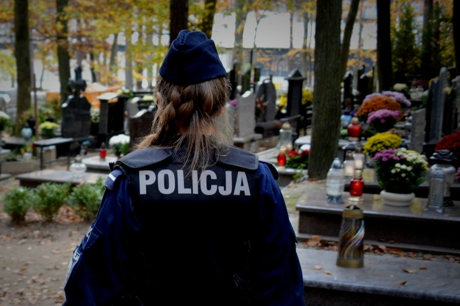 Policja w Sztumie apeluje o bezpieczeństwo przed Wszystkich Świętych